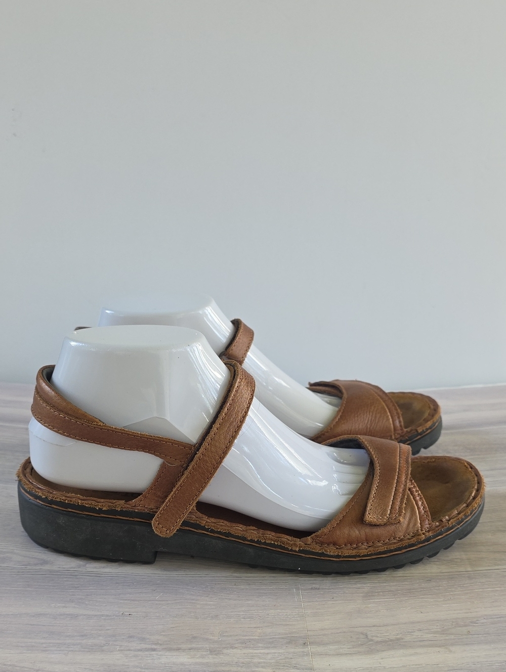 Naot Boho Granola Womens Leather Flat Strappy Walking Comfort Sandals Brown 10 - Picture 3 of 13
